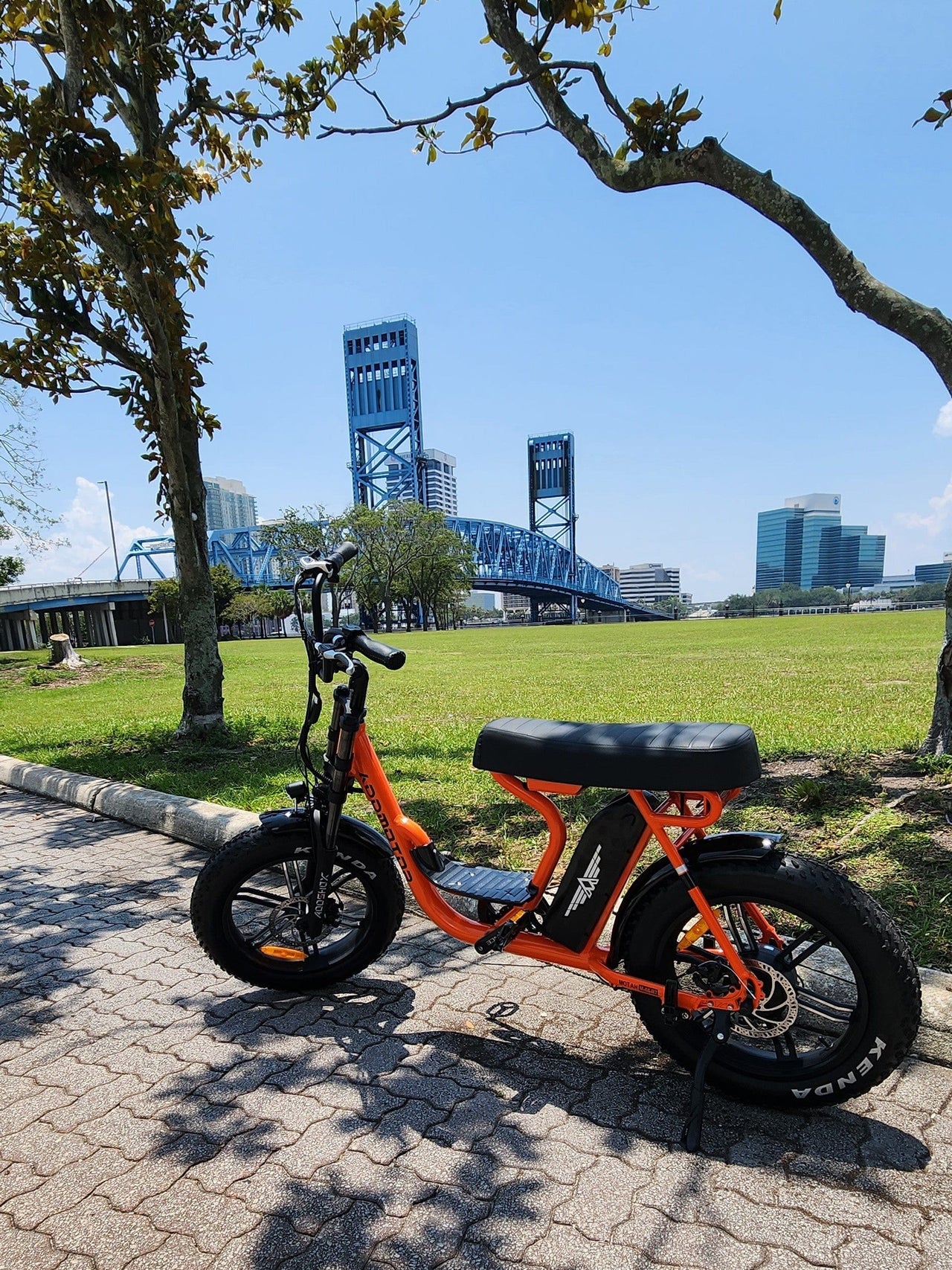 New Modern Trends E-Bikes M-66 R7 Moped Electric Bike