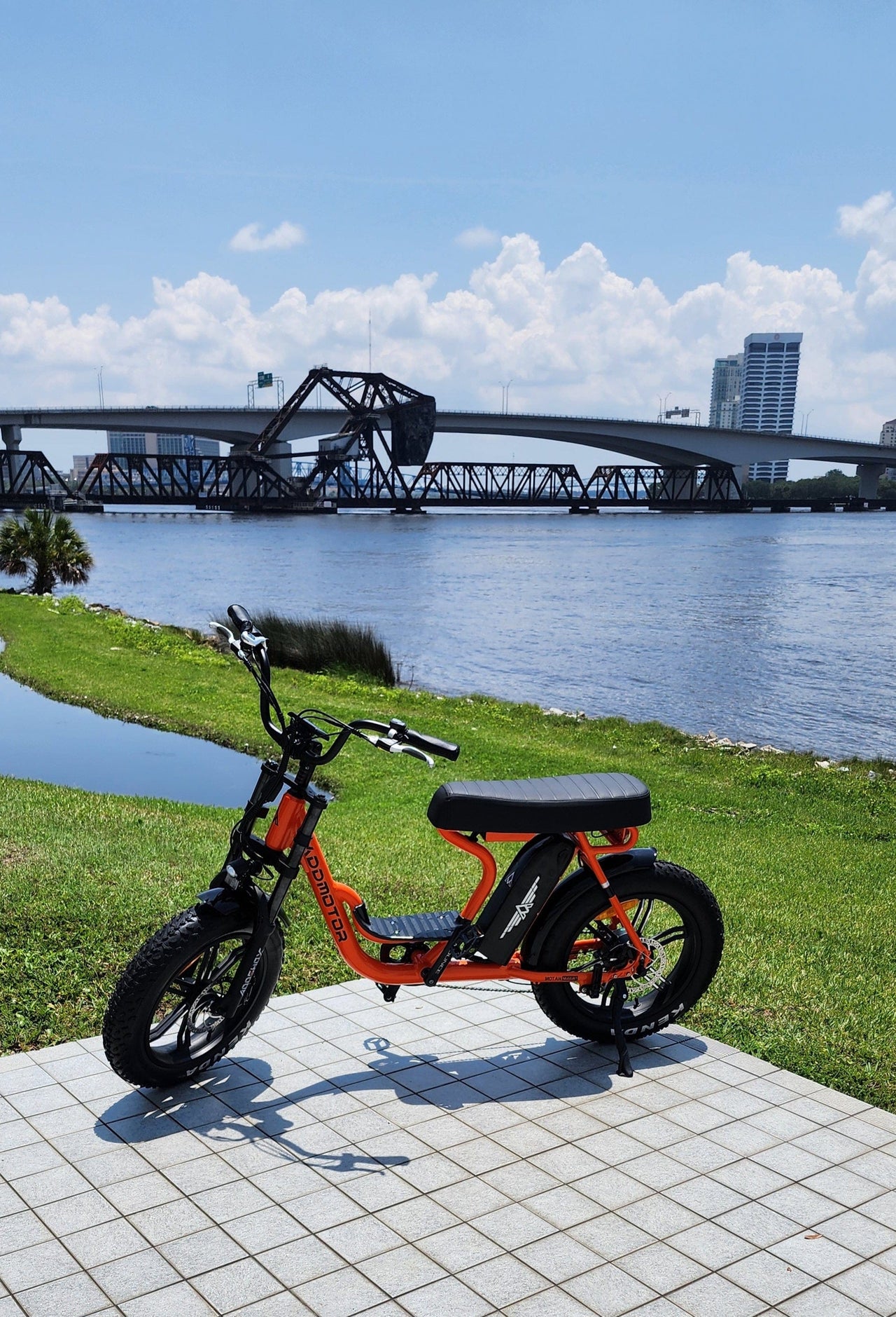 New Modern Trends E-Bikes M-66 R7 Moped Electric Bike